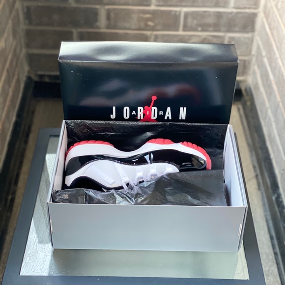 Jordan 11 Retro Low Concord Bred - Picture 5 of 5